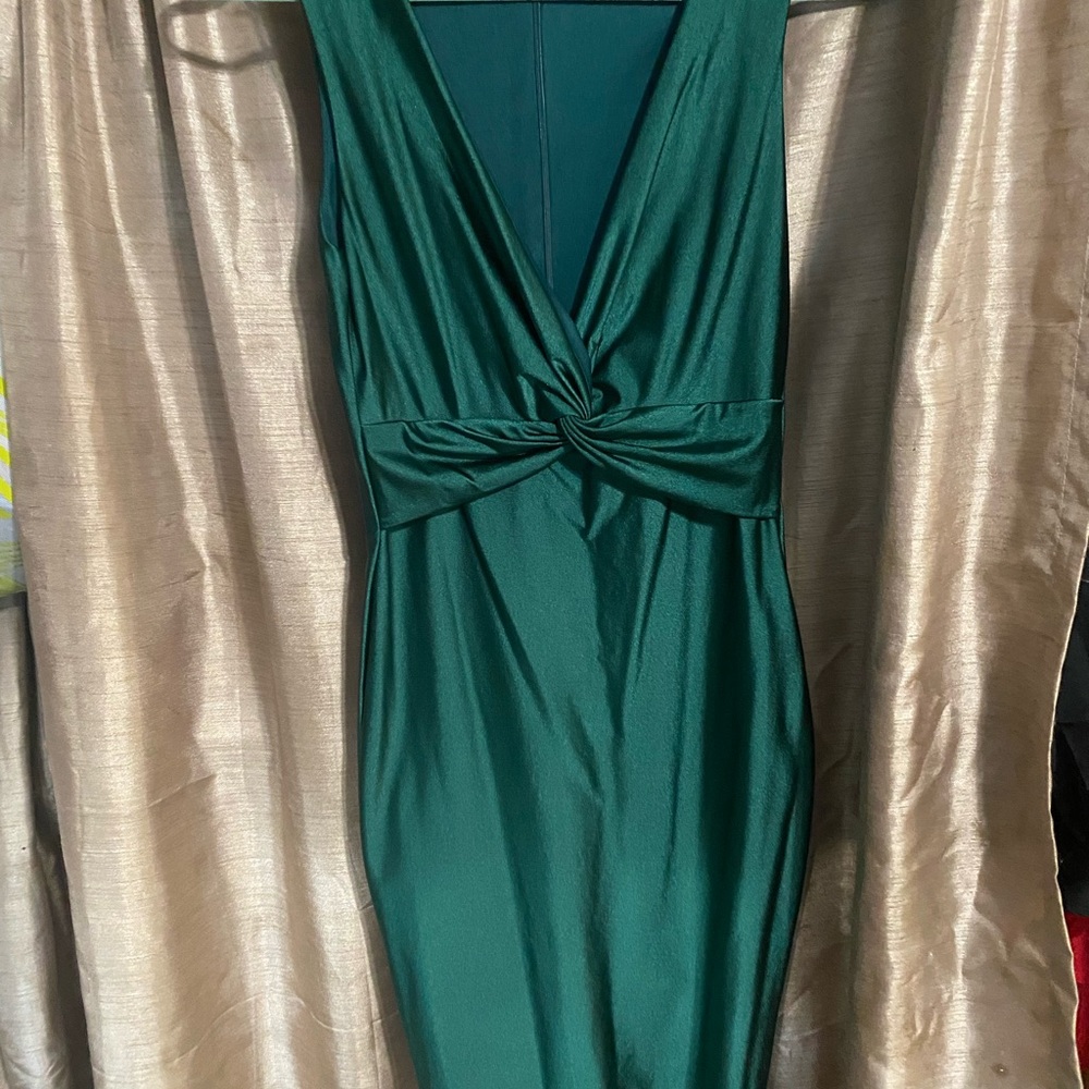 Elegant Green Sleeveless Dress